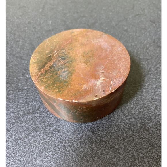 Marble Ring Trinket Box with Horse Carved in Lid 1.25" x 2.5" - Picture 3 of 3